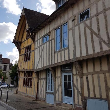Maison Du Dauphin 1534 Troyes Eksteriør billede
