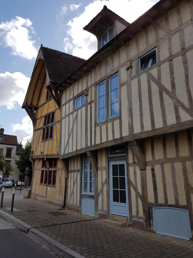 Maison Du Dauphin 1534 Troyes Eksteriør billede