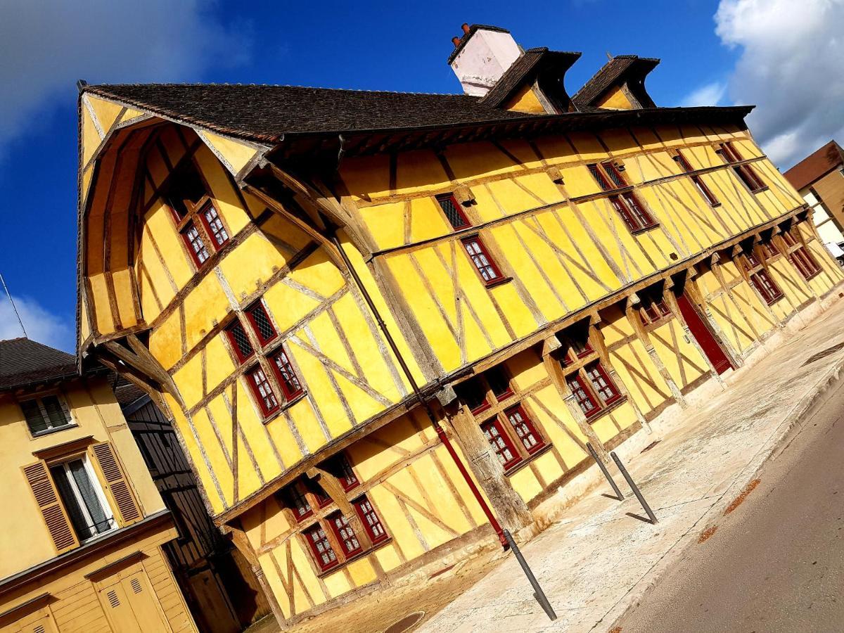 Maison Du Dauphin 1534 Troyes Eksteriør billede